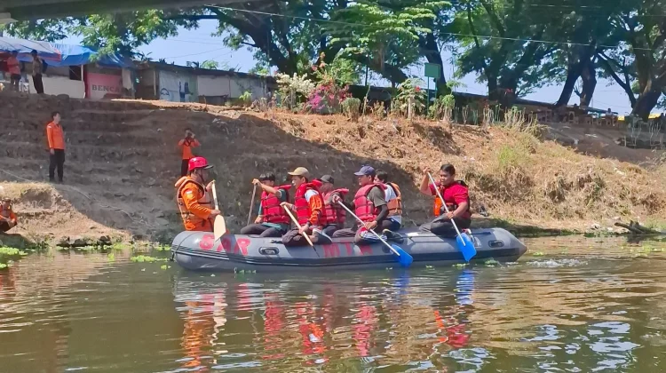 Mantapkan Keterampilan Relawan, BPBD Kota Madiun Gelar Pelatihan Water Rescue