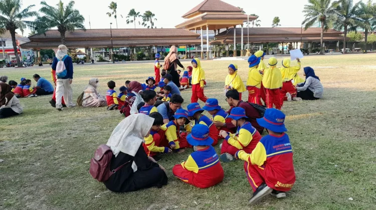Asyik dan Edukatif, Siswa SD Muhtadin Kota Madiun Gelar Qur’an Camp