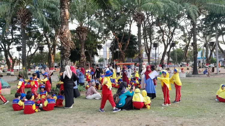 Asyik dan Edukatif, Siswa SD Muhtadin Kota Madiun Gelar Qur’an Camp
