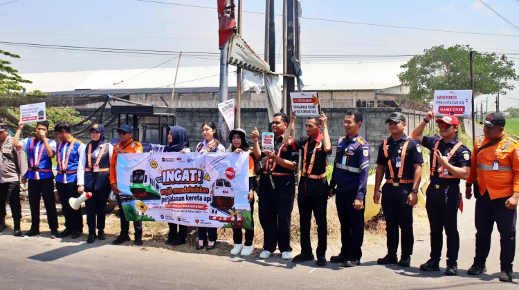 Jaga Keselamatan, Daop 7 Madiun Gandeng Komunitas Railfans Gelar Sosialisasi