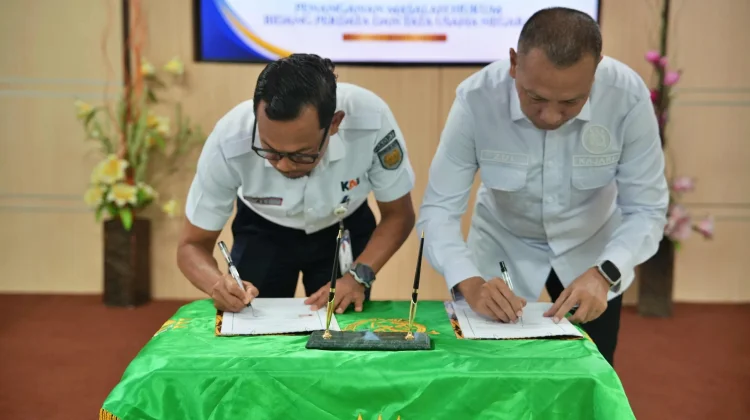 PERKUAT SINERGI, PT KAI Daop 7 Madiun Bersama Kejari Ponorogo Teken MoU