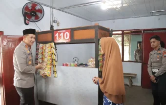 Polres Magetan Renovasi dan Berikan Bantuan salah Satu Warga Pelaku UMKM