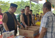 Bupati Madiun Kunjungi Operasi Pasar Mandiri di Utara Alun Alun Reksogati