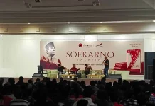 Rocky Gerung Ajak Mahasiswa di Magetan Berani Lahirkan Gagasan Revolusioner