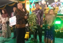 Gapoktan Desa Bener Saradan Terima Ratusan Bibit Pohon Alpukat