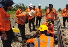 Jajaran Manajemen KAI Daop 7 Madiun Gelar Cek Lintas Jalur