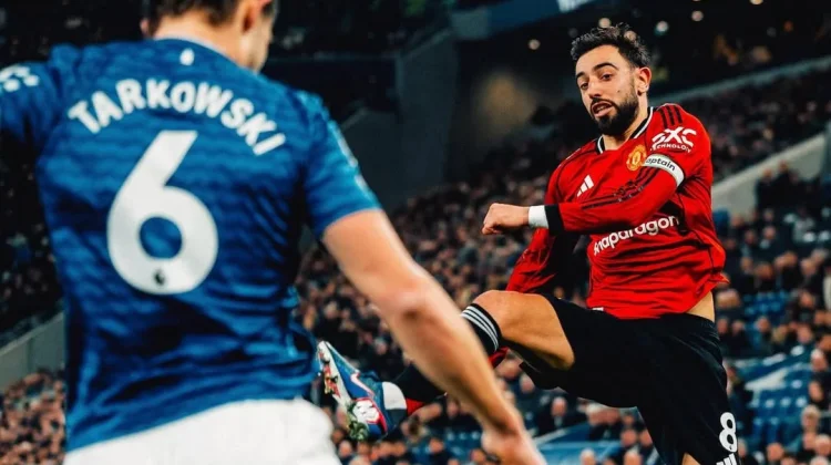 Kapten MU, Cetak Rekor Kalahkan Beckham