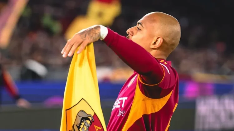 Kalahkan Pisa, Malen Cetak Tiga Gol