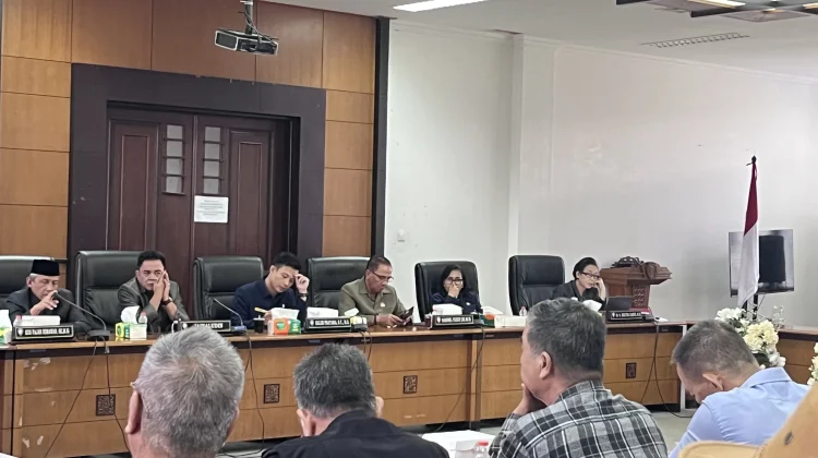 Warga dari Tiga Desa Audiensi di DPRD Terkait Sengketa Lahan