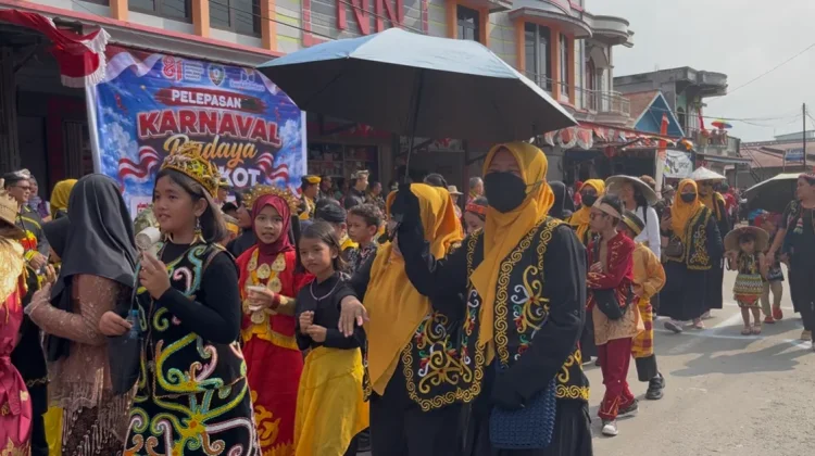 Karnaval Budaya Warnai Semarak HUT ke-81 RI di Malinau Kota
