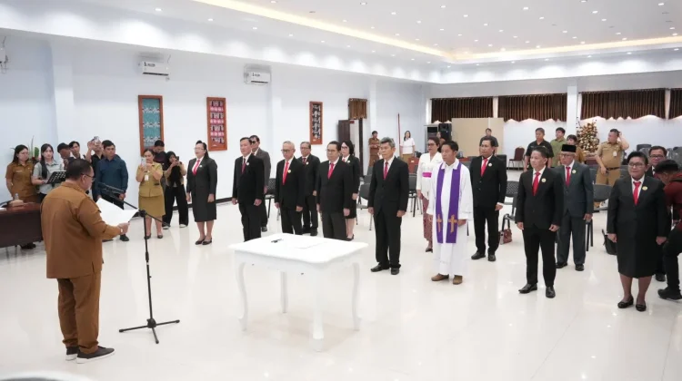 Robby Dondokambey Kukuhkan Pengurus FKUB Minahasa