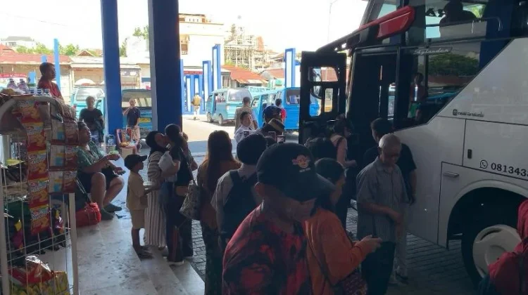 Masih Ramai, Suasana H+5  Lebaran di Terminal Malalayang