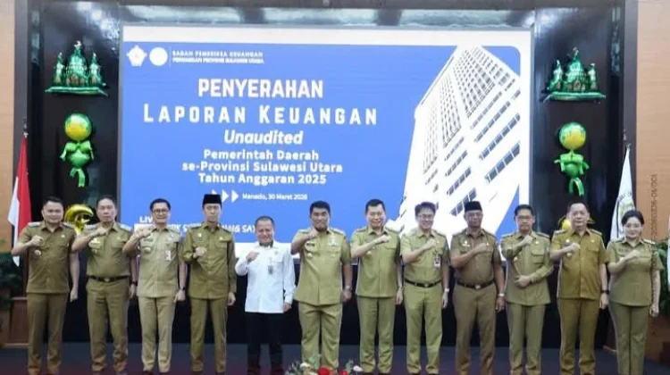 Moment Penyerahan LKPD Kabupaten Kota se Sulut