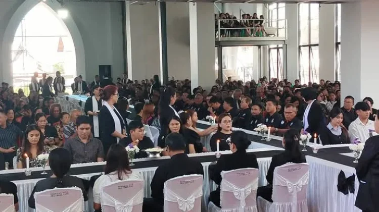 Moment Jumat Agung di GMIM Paulus TWM Manado