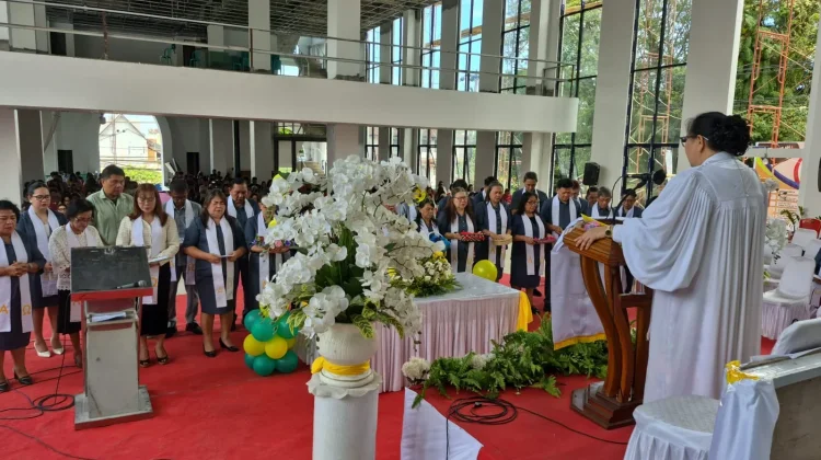 Moment Penyerahan Puasa Diakonal pada Ibadah Paskah