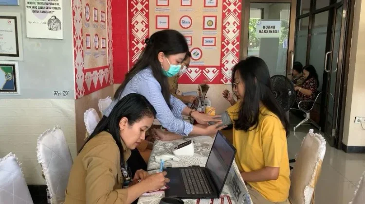 Antusiasme Perempuan di Manado Ikuti Vaksinasi HPV BBPOM