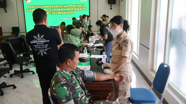 Prajurit dan Persit Kodim 1302/Minahasa Jalani Cek Gula Darah dan Tekanan Darah