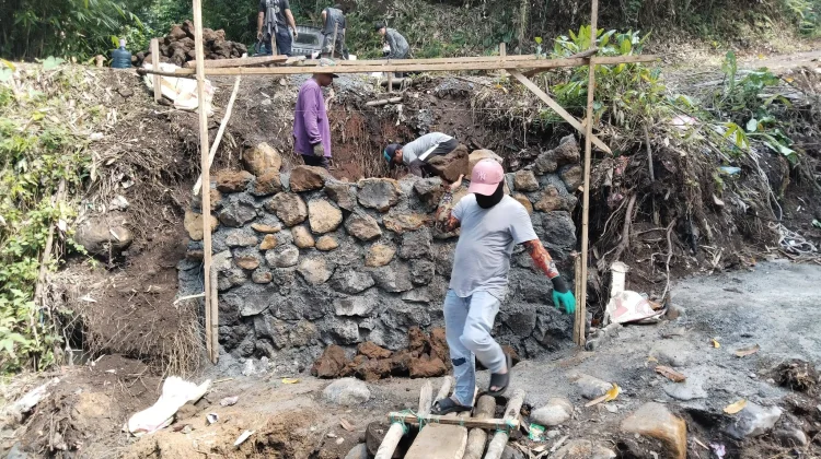 Jembatan Sungai Abuang di Wioi Dua Capai 45,35 Persen