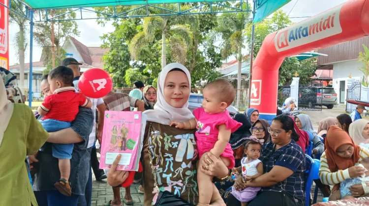 Alfamidi Dorong Orang Tua di Kotamobagu Lewat Edukasi Keluarga Balita