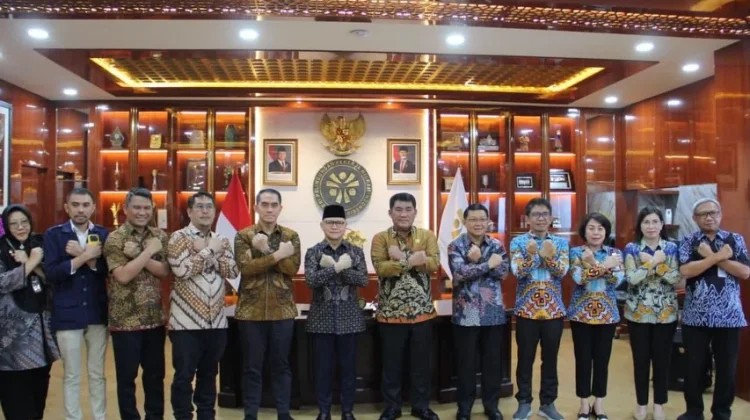 Teken Kerja Sama, Gubernur Sulut Pastikan PMI Sulut Berangkat Legal dan Kompeten