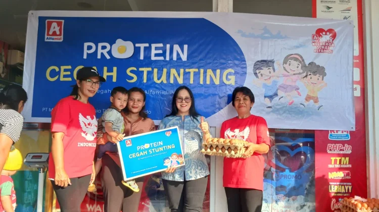 Alfamidi Distribusikan Bantuan Telur di Minahasa dan Minahasa Selatan