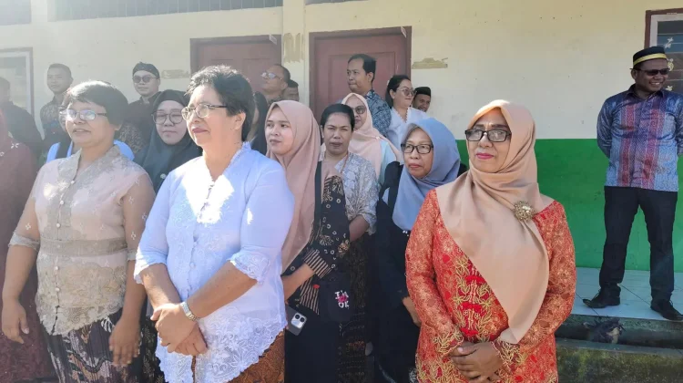 Gunakan Pakaian Tradisional, Kemenang Minut Gelar Upacara Hardiknas 2026