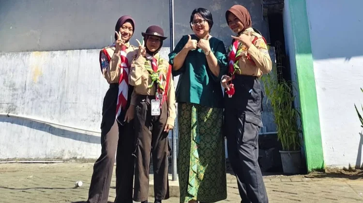 Gunakan Pakaian Tradisional, Kemenang Minut Gelar Upacara Hardiknas 2026