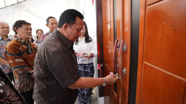 Moment Peresmian Kantor Desa dan Gedung Serbaguna Desa Tolok Minahasa
