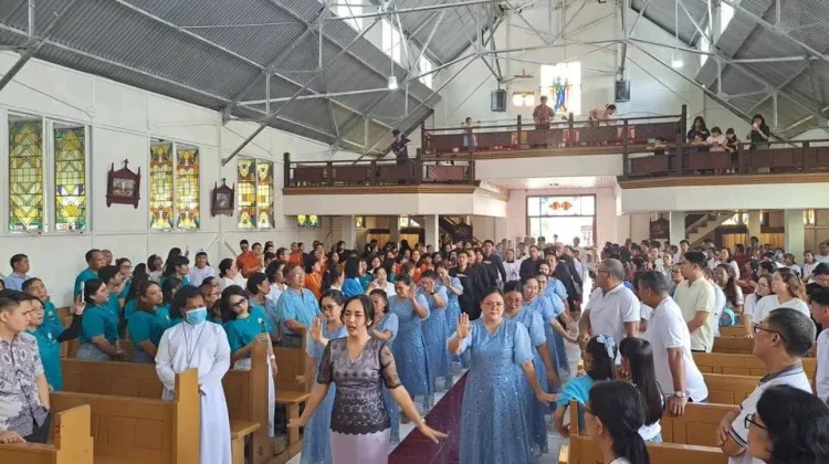 Gereja Bunda Hati Kudus Woloan, Destinasi Ziarah