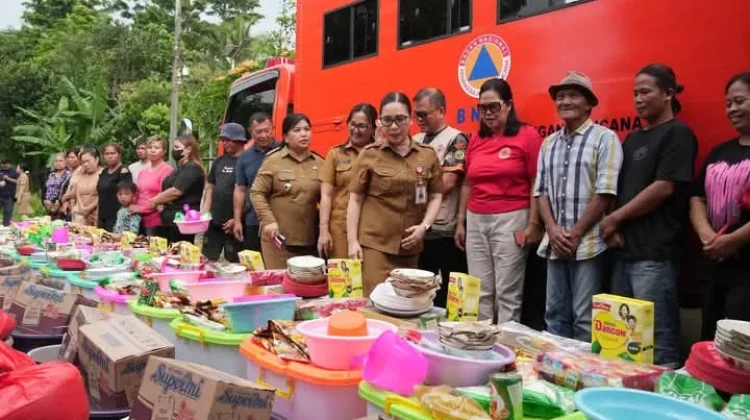 Bantuan Kepada 16 Keluarga yang terdampak Bencana di Desa Totolan