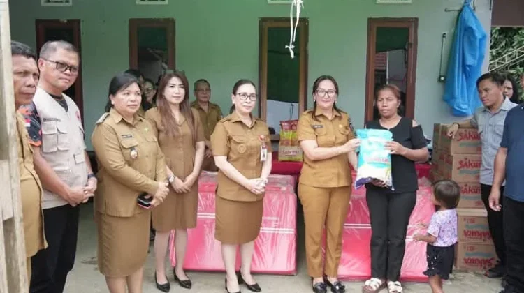 Bantuan Kepada 16 Keluarga yang terdampak Bencana di Desa Totolan