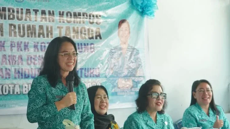 Program PKK Bitung Produksi Kompos dari Sampah Organik