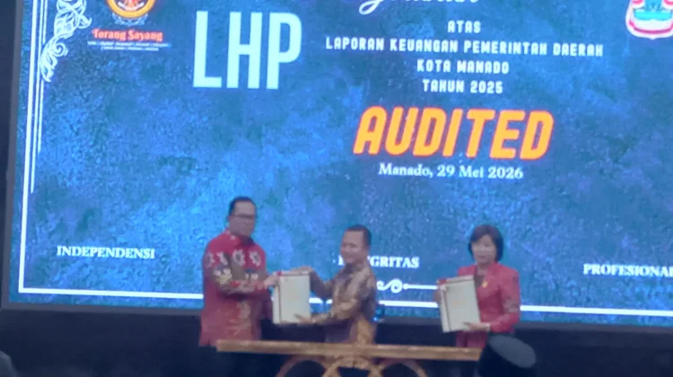 Penyerahan Penghargaan Opini WTP Dari BPK Perwakilan Sulut