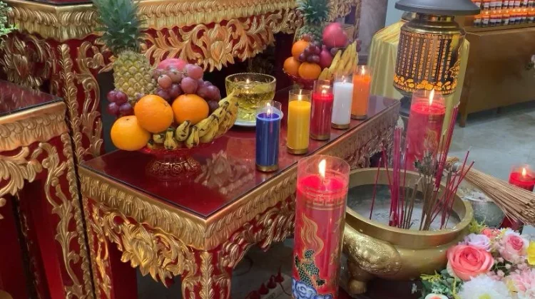 Intip Perayaan Waisak 2570 BE di Vihara Dhammadipa Manado
