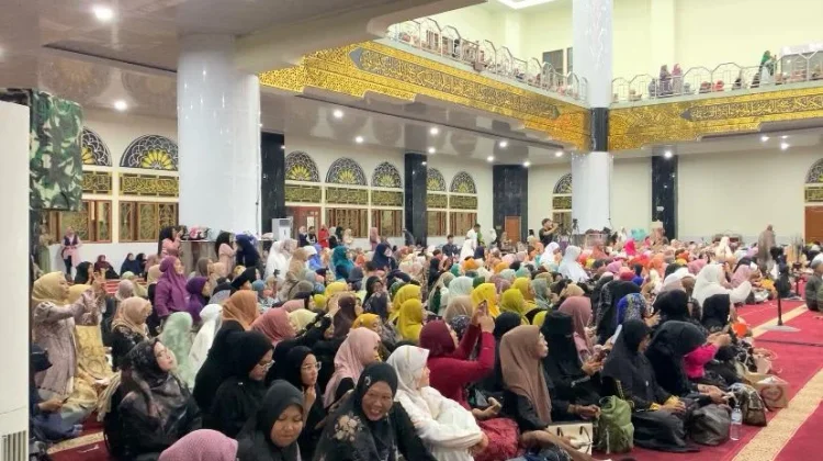 Tabligh akbar bersama Ustaz Das'ad Latif di Masjid Raya Ahmad Yani, Manado