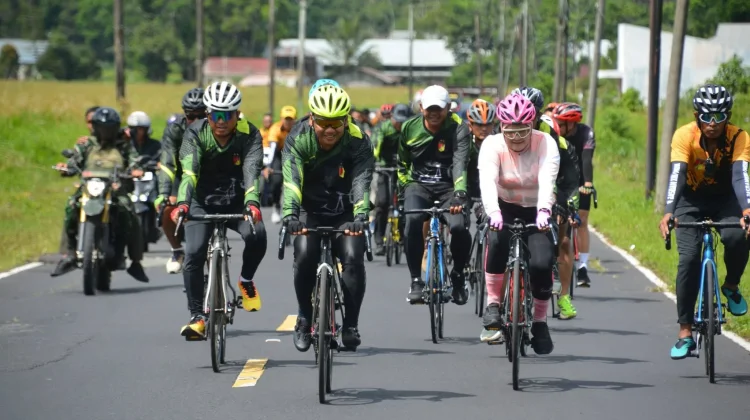 Ribuan Pesepeda Semarakkan HUT ke-68 Kodam XIII/Merdeka di Minahasa