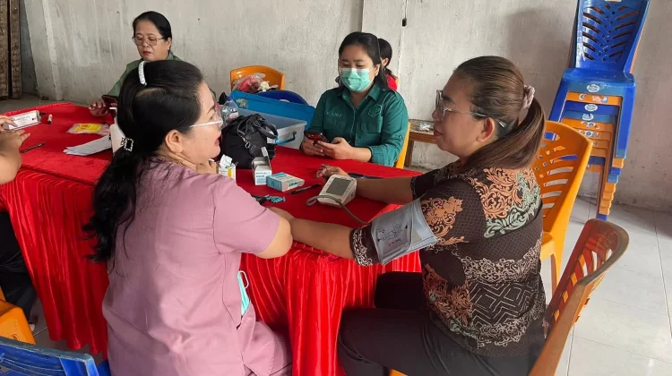 Pemdes Klabat Jalani Pemeriksaan Kesehatan lewat Giat Posyandu