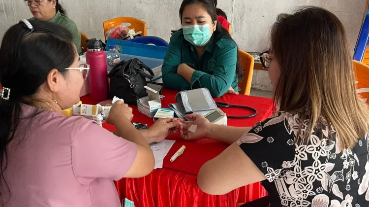 Pemdes Klabat Jalani Pemeriksaan Kesehatan lewat Giat Posyandu