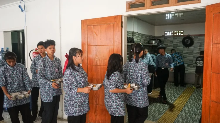 Pendidikan Karakter dari Kebiasaan di Meja Makan