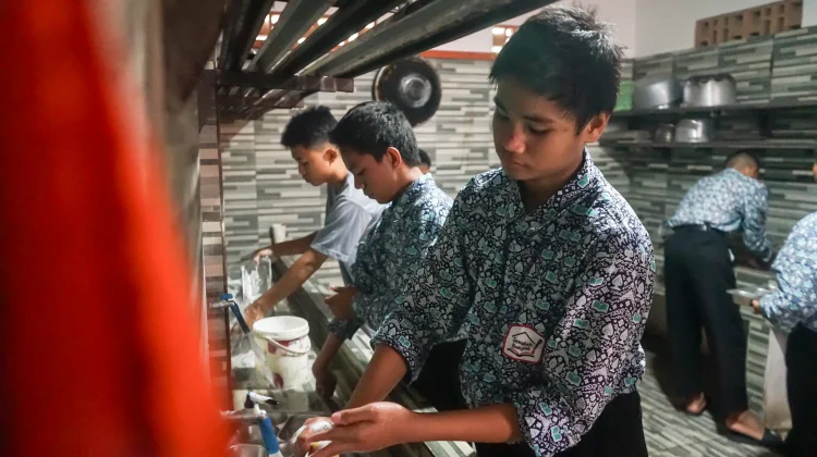 Pendidikan Karakter dari Kebiasaan di Meja Makan