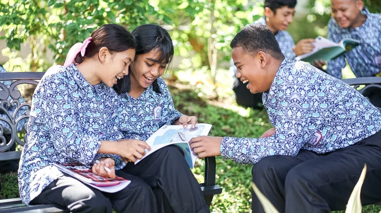 Kelas Literasi, Membuka Jendela Pengetahuan