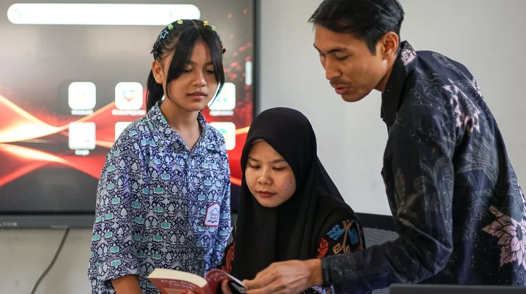 Membaca Hari Ini, Bersuara Esok Hari