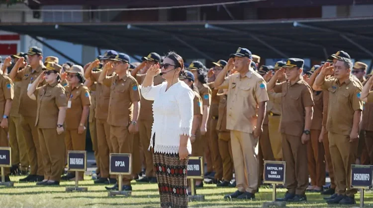 Pemkab Minut Gelar Upacara Harganas, Pejabat Gunakan Pakaian Tradisonal Minahasa