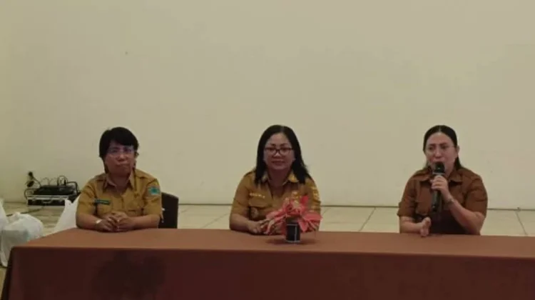 Alokasi Dana Desa, Pemdes Kaima Salurkan Bantuan Seragam Sekolah