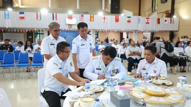 Sulawesi Utara Sambut Piala Bergilir Presiden,  Juara Umum Pesparawi XIV