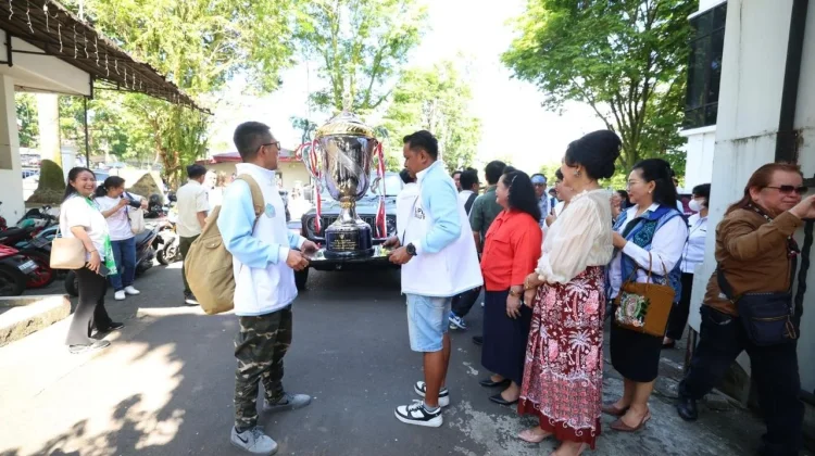 Sulawesi Utara Sambut Piala Bergilir Presiden,  Juara Umum Pesparawi XIV