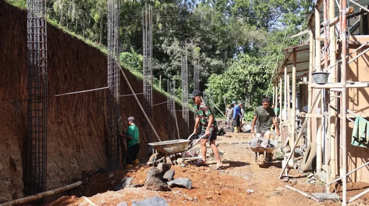 Bakti Sosial dan Karya Bakti Kodim 1302/Minahasa di Masjid Al-Muhajirin Tomohon