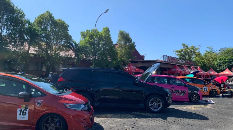 Pesona Modifikasi Mobil di Kawanua Auto Contest Season 3