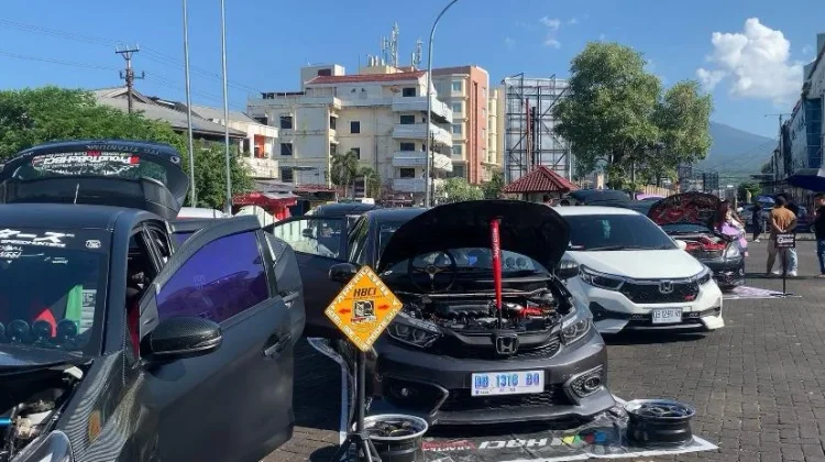 Pesona Modifikasi Mobil di Kawanua Auto Contest Season 3