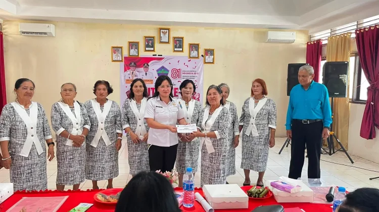 Mars Lansia Indonesia Berbahasa Tonsea, Lansia Klabat Ikut Lomba Koor Kecamatan